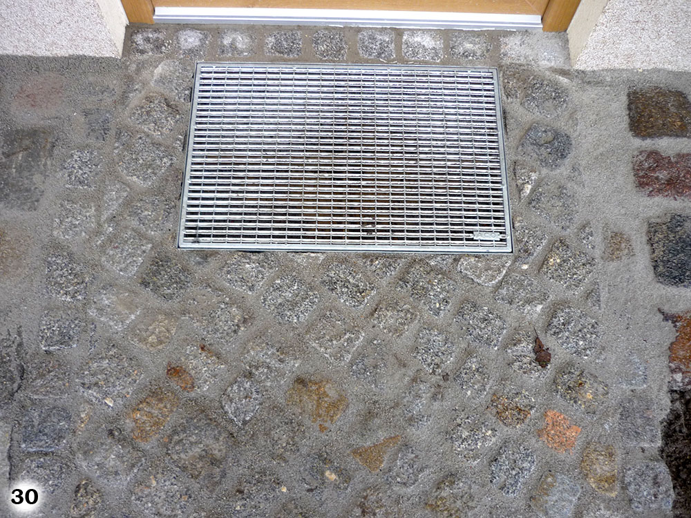 Ein Fußabtreter mit einer entsprechenden Abwasservorrichtung