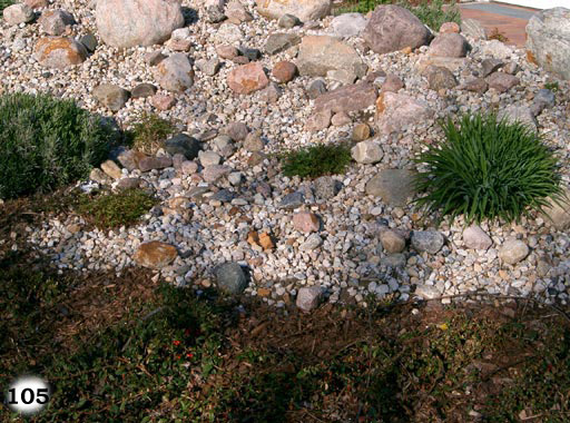 Eine bunte Menge an Steinen in verschiedenen Größen